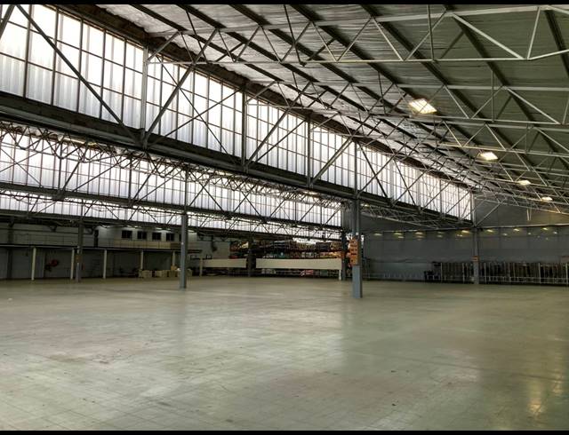 2,056.30M² FACTORY RENTED IN LANSDOWNE